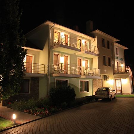 Jade Hotel-Ezuesthid Hotel Veszprém Dış mekan fotoğraf