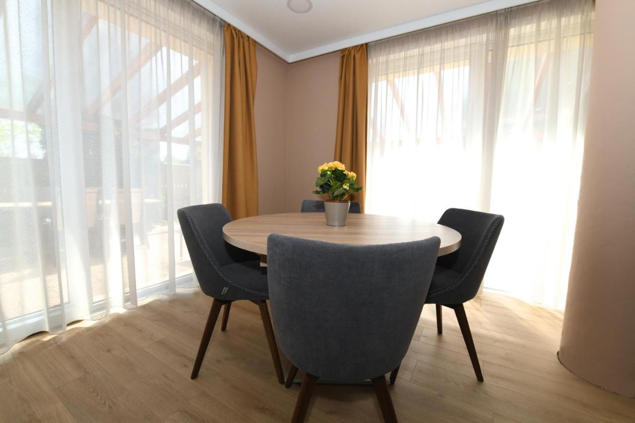 Jade Hotel-Ezuesthid Hotel Veszprém Dış mekan fotoğraf